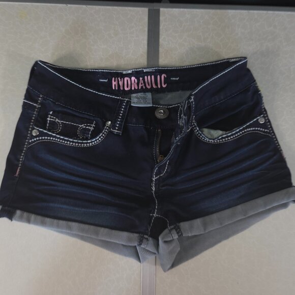 Hydraulic Other - Vintage hydraulic jean shorts Graphic Back Very Nice Size 7/8